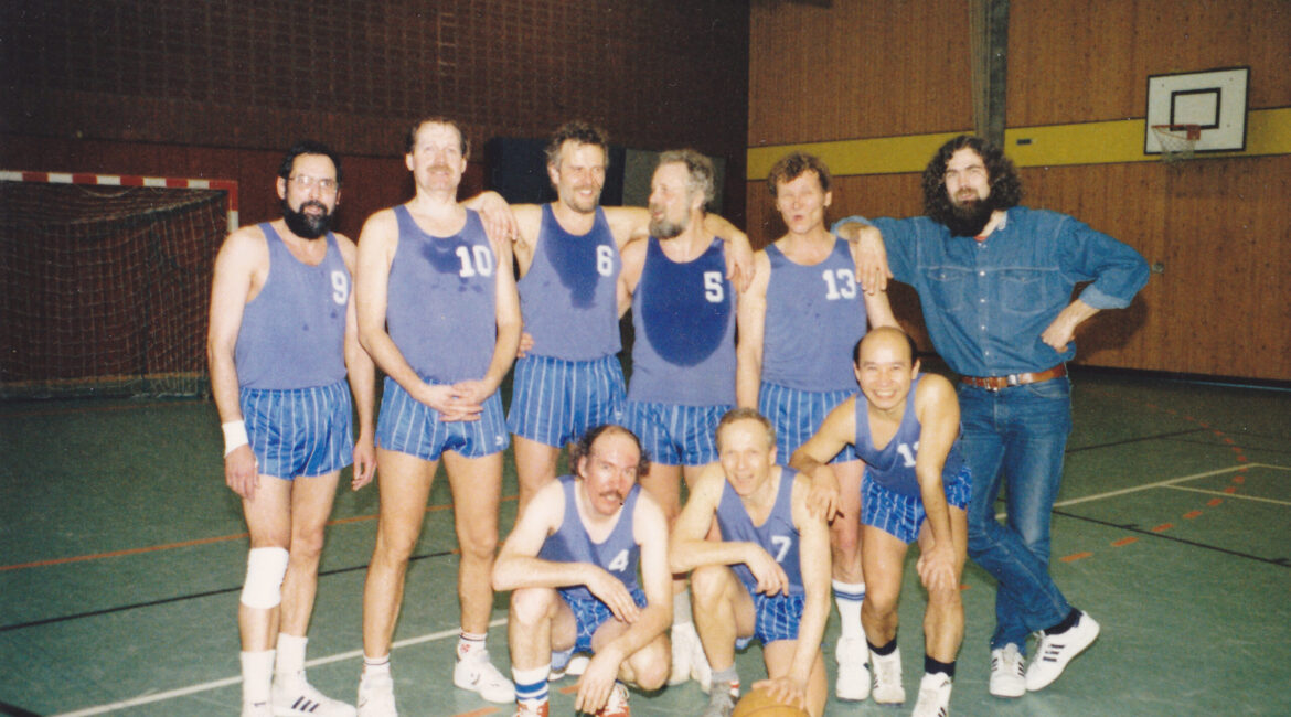 Herrenmannschaft des TuS Neukölln in Grassdorf 1987